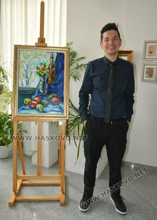 Картини на Даниел Русев от международни изложения са част от представянето му в галерия „Форум“