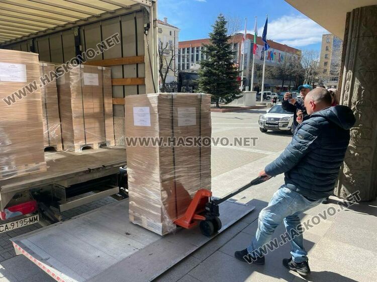 Доставиха 230 500 бюлетини и 475 записващи устройства в Хасково