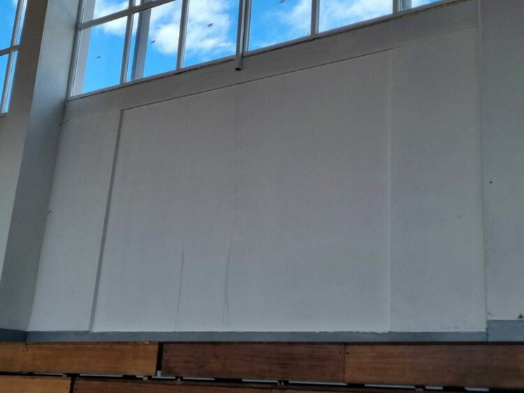 Зам.-кметът на Асеновград: Течът в спортната зала не е заради некачествен ремонт