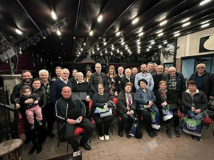 Мустафа Емин, Калоян Янков и Мануела Малеева дадоха ифтар в Бурса /снимки/