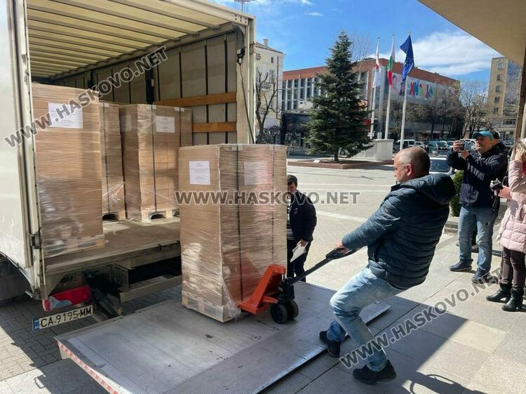 Доставиха 230 500 бюлетини и 475 записващи устройства в Хасково