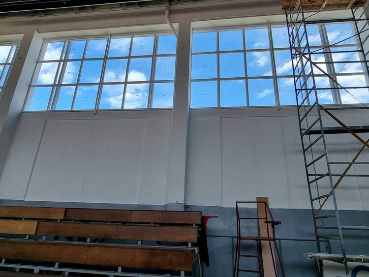 Зам.-кметът на Асеновград: Течът в спортната зала не е заради некачествен ремонт