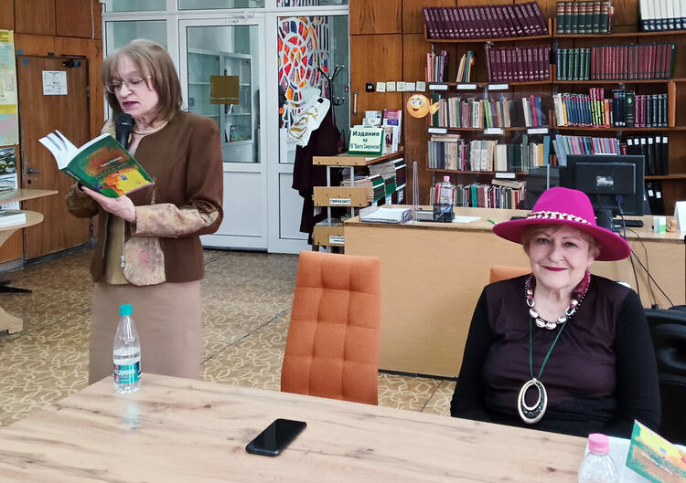 Д-р Елена Алекова представи романа в стихове „Милена“  