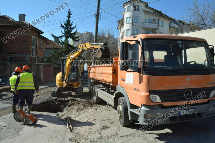 Продължава подмяната на водопровода на улица „Кюстенджа“