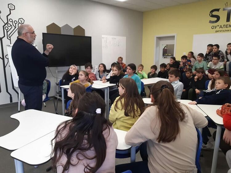 ОУ „Алеко Константинов“ участва в национална инициатива за насърчаване на четенето