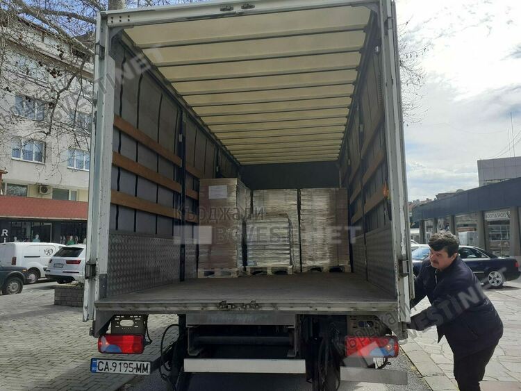 Само ДПС регистрираха застъпници до момента в РИК, партиите икономисват пари от представителите в секциите