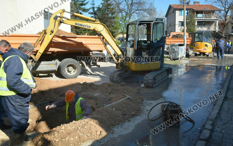 Продължава подмяната на водопровода на улица „Кюстенджа“