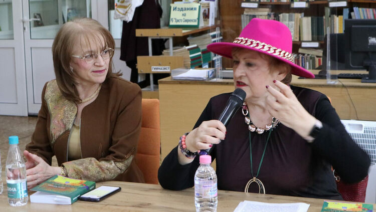 Д-р Елена Алекова представи романа в стихове „Милена“  