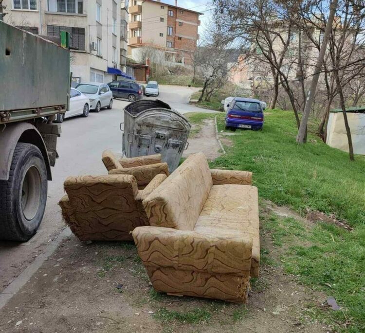 Поредна акция за събиране на едрогабаритни отпадъци в Асеновград