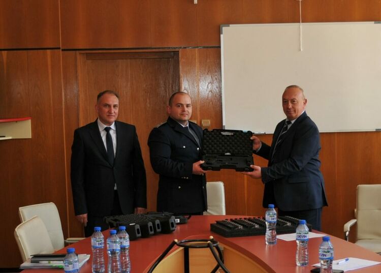 Нови пистолети и тейзери получиха служители на МВР в Смолян