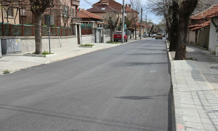 Приключи асфалтирането на ул. „Македония“ в Хасково след подмяна на водопровода