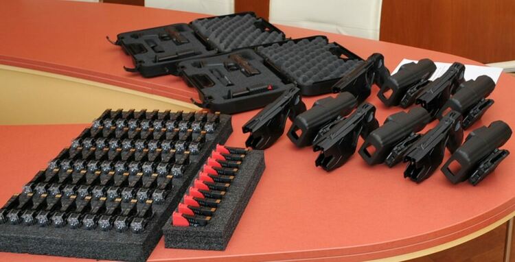 Нови пистолети и тейзери получиха служители на МВР в Смолян