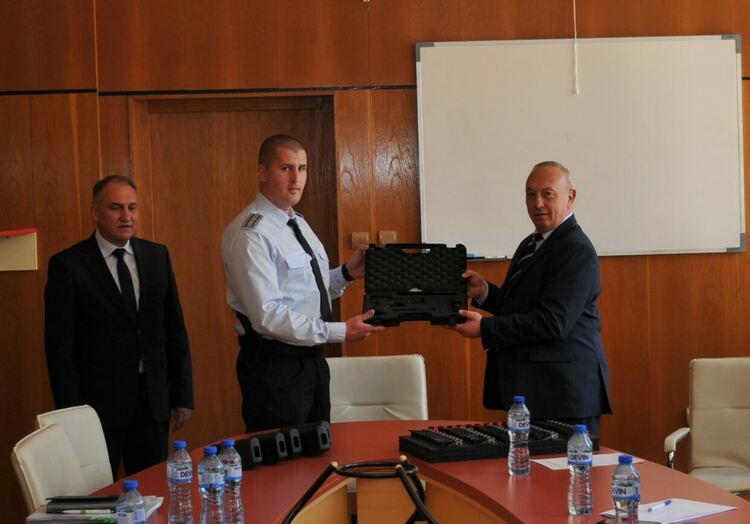 Нови пистолети и тейзери получиха служители на МВР в Смолян