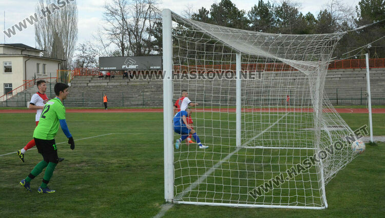 „Саяна Хасково“ разби аутсайдера “Верея” с 6:2 