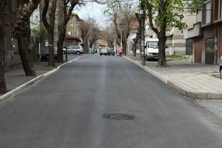 Приключи асфалтирането на ул. „Македония“ в Хасково след подмяна на водопровода