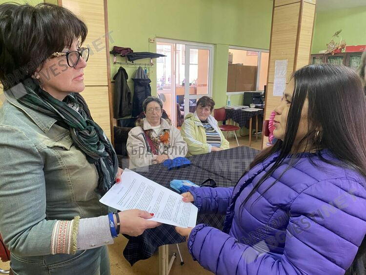 Караянчева ще внесе поправки в Изборния кодекс в подкрепа на незрящите