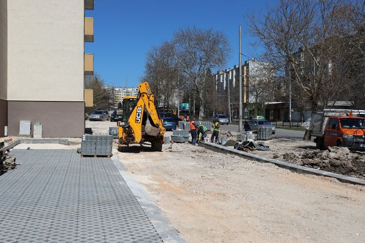 На 70% е облагородено междублоково пространство край бул. „Васил Левски“ 