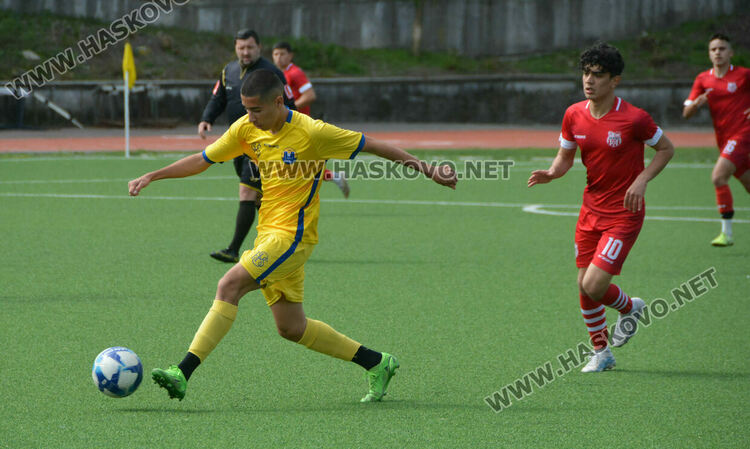 Юношите на ОФК „Хасково“ направиха равен с „Марица“