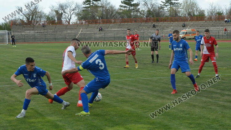 „Саяна Хасково“ разби аутсайдера “Верея” с 6:2 