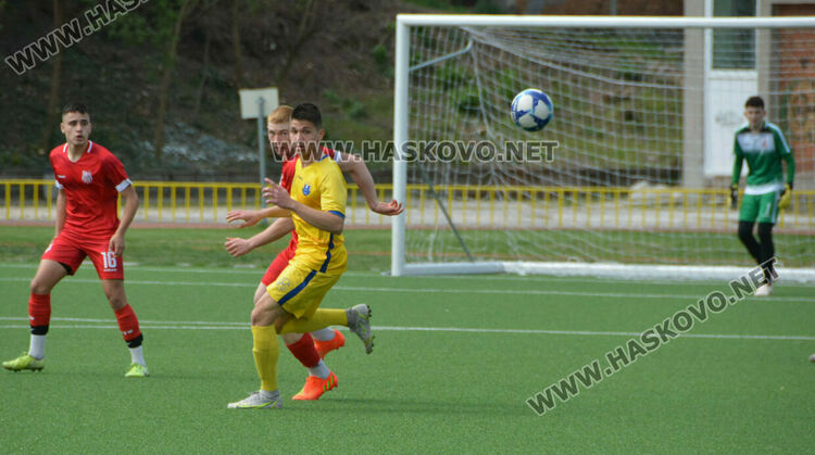 Юношите на ОФК „Хасково“ направиха равен с „Марица“