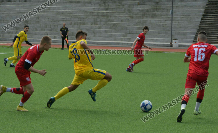 Юношите на ОФК „Хасково“ направиха равен с „Марица“