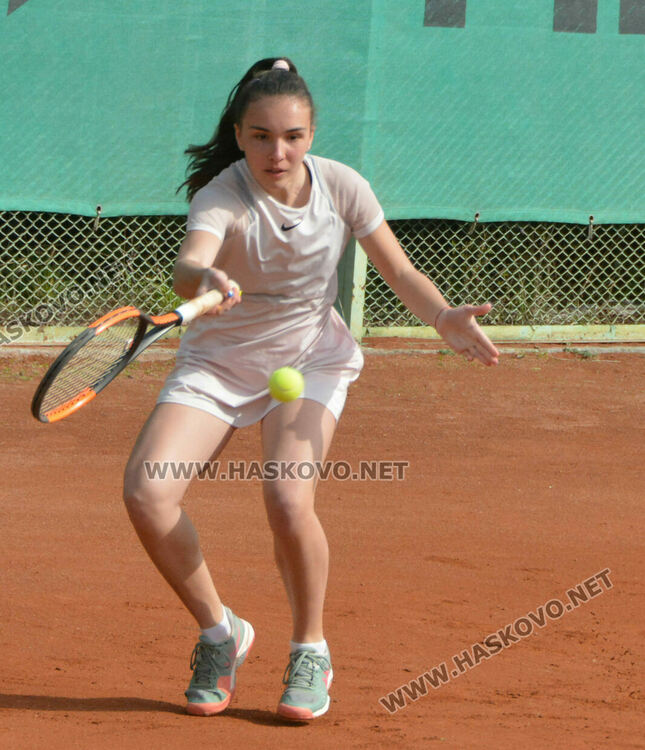 Джейсън Гладуиш и Андрея Глушкова с титла от Държавния турнир по тенис в Хасково