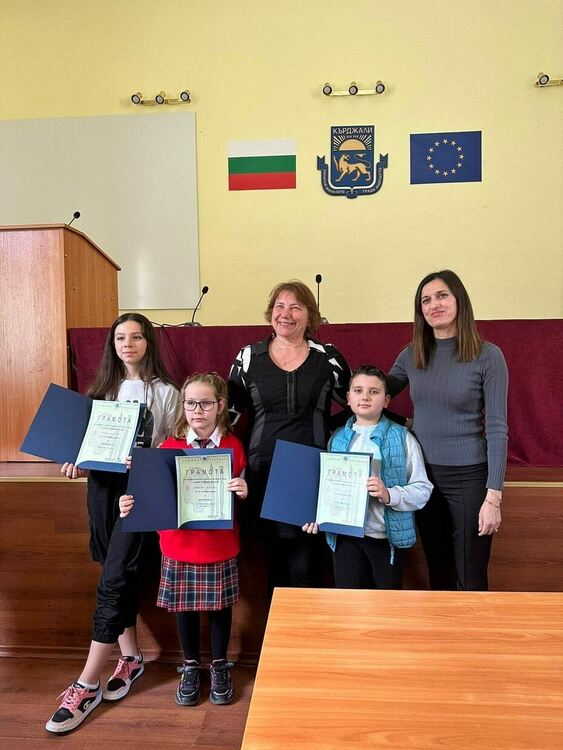 Трима славейковци са наградени от "С очите си видях бедата"