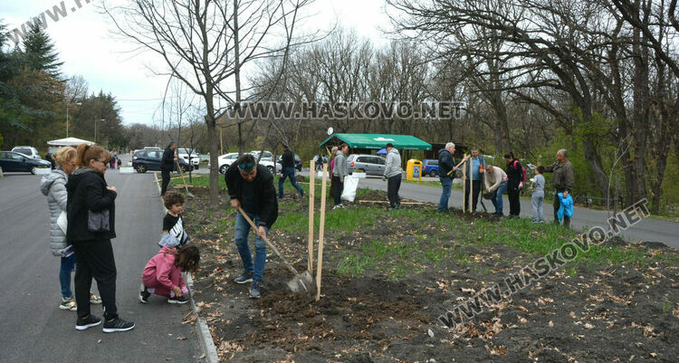Ротари клуб Хасково-Аида с поредна акция по засаждане на дръвчета в „Кенана”