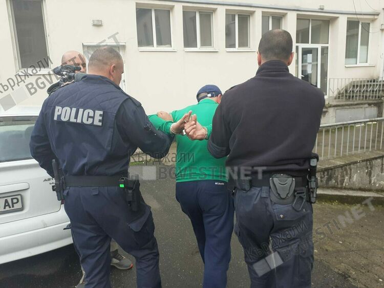  Задържаха в Кърджали председател на подвижна избирателна секция, попълвал бюлетини от името на избиратели