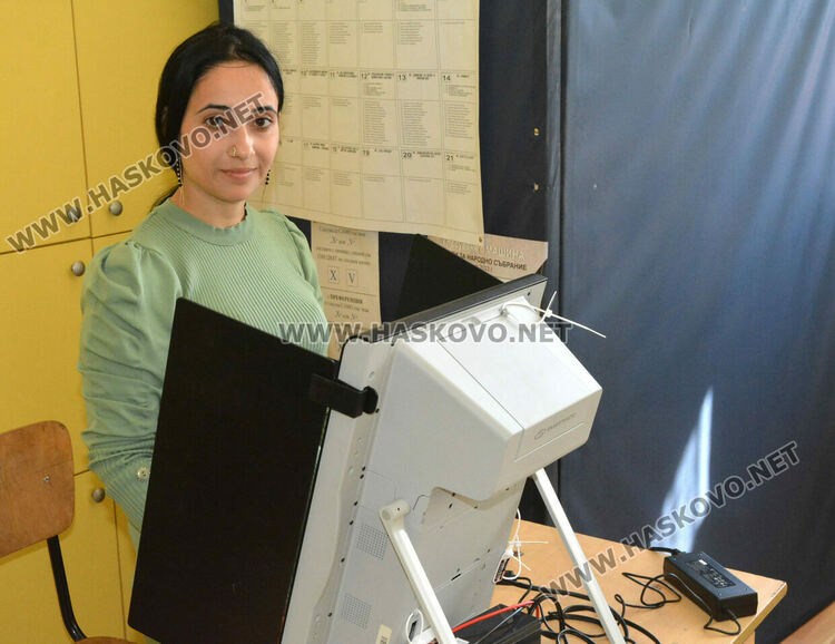 В „Република“ гласуват предимно с хартиена бюлетина, искат мир и хубав живот