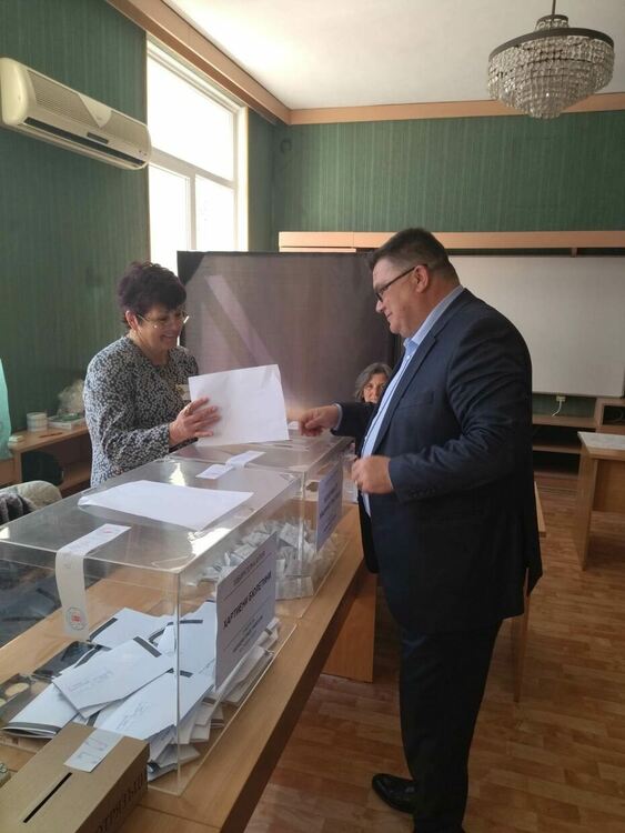 Атанас Ненков: Гласувах за развитието на страната ни, за благото на децата и родителите ни