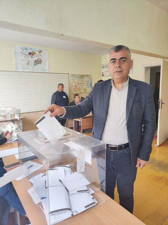 Хайри Садъков "Гласувах да има редовно правителство"