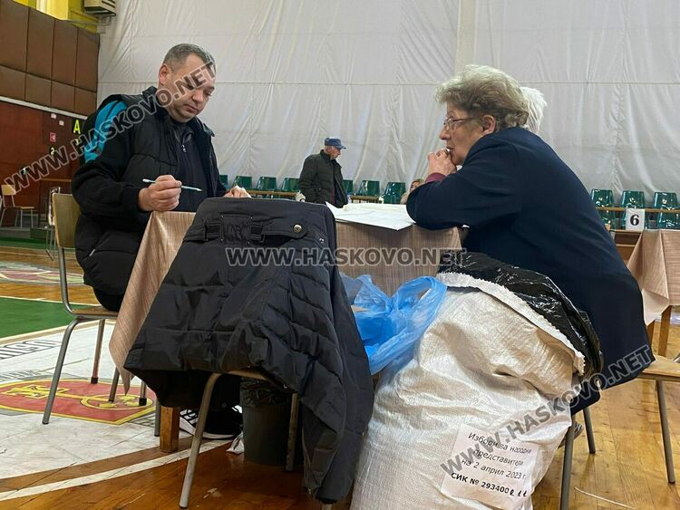 „Възраждане“ на 4-то място, ДПС отива на трето в Хасково, първите две позиции са без промяна