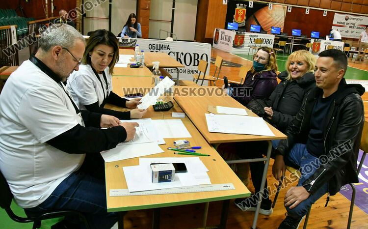 ДПС на първо място в Хасково при първите резултати, следват ГЕРБ-СДС и ПП-ДБ
