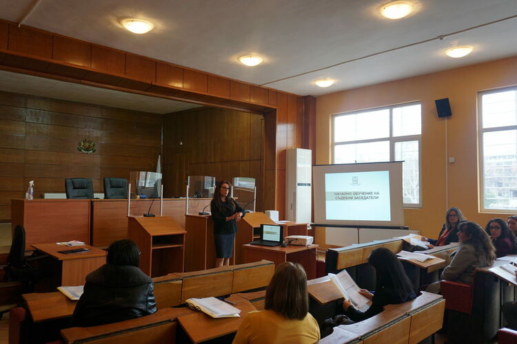 Обучават новите съдебни заседатели в Окръжен съд-Кърджали