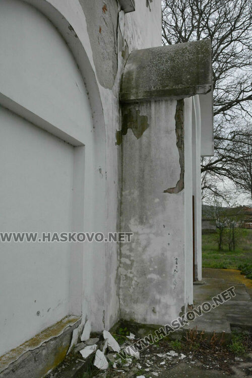 В навечерието на Великден в с.Стойково започват кампания за ремонт на купола на църквата си