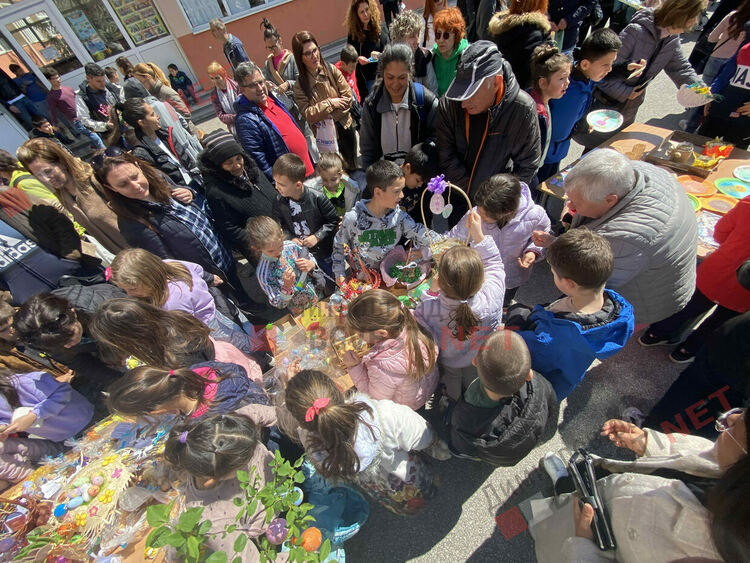 Ученици от ОУ "П.Славейков" с екоинициативи събират средства за Зелена класна стая