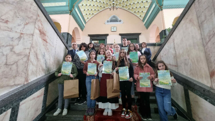 Наградиха участниците от област Перник в конкурса за рисунка, организиран от Регионалната дирекция по горите в Кюстендил