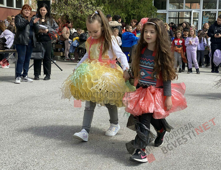 Ученици от ОУ "П.Славейков" с екоинициативи събират средства за Зелена класна стая