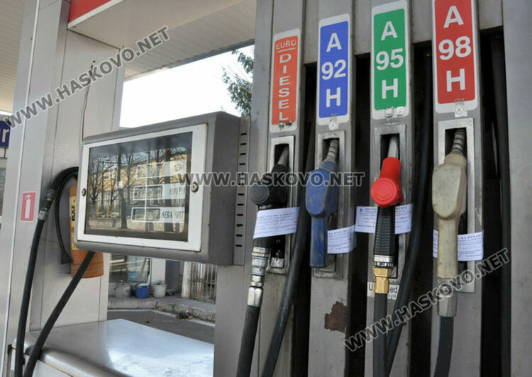 Млада водачка зареди гориво на бензиностанция и не плати