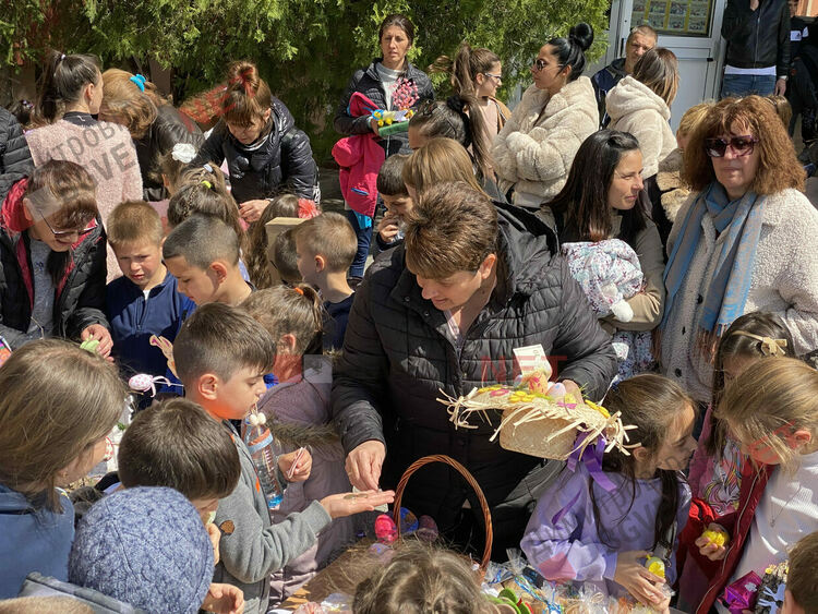 Ученици от ОУ "П.Славейков" с екоинициативи събират средства за Зелена класна стая