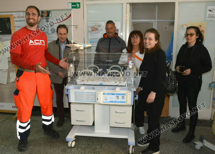 Нов кувьоз получи Неонатологията в Хасково от Кампания „Капачки за бъдеще“