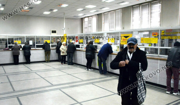 В Хасково изплащат 70 лева добавки към пенсиите до 504 лева 