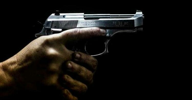 Ардинец преправя газов пистолет в боен,нищят го от полицията