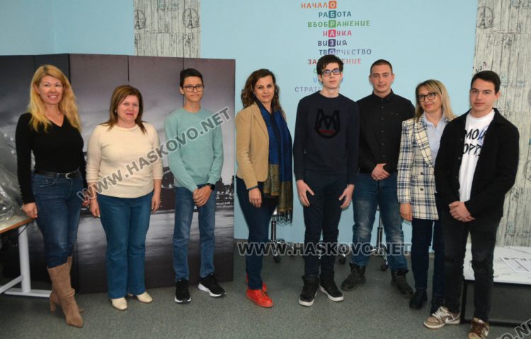 Учениците и преподавателите им