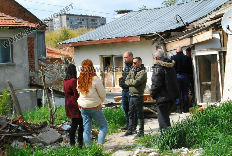 Възрастен мъж почина, зарязан от децата си, в дома си в Хасково
