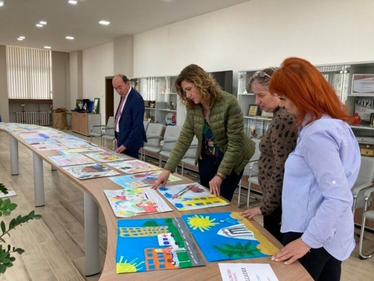 Над 50 деца рисуваха на тема "С очите си видях бедата"