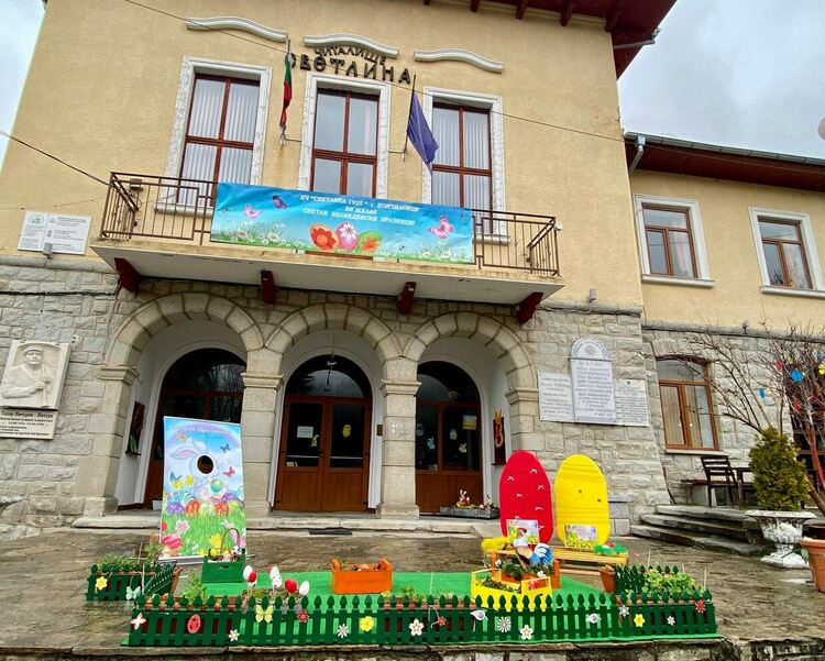 Смолян потъна във великденска украса, общината благодари