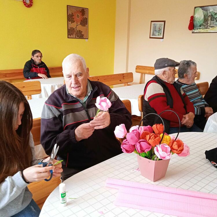 Пролетна арт работилница в дома за възрастни хора в Кърджали