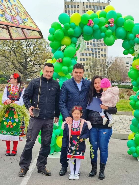 Близо 80 чинара ще засадят димитровградчани в екологична инициатива